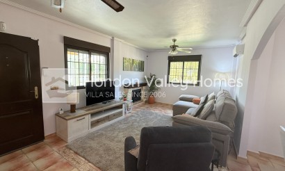 Herverkoop - Villa - Hondón de las Nieves