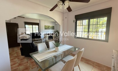 Herverkoop - Villa - Hondón de las Nieves