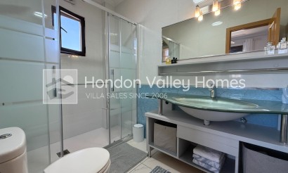 Herverkoop - Villa - Hondón de las Nieves