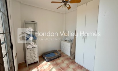 Herverkoop - Villa - Hondón de las Nieves