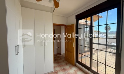 Herverkoop - Villa - Hondón de las Nieves