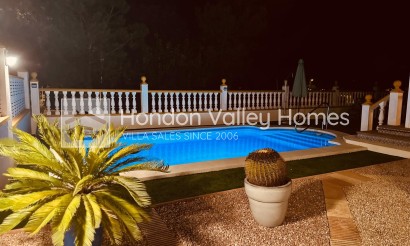 Herverkoop - Villa - Hondón de las Nieves