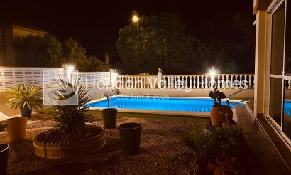 Herverkoop - Villa - Hondón de las Nieves