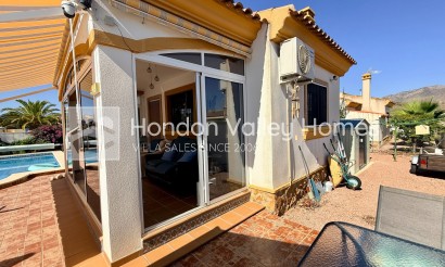 Herverkoop - Villa - Hondón de las Nieves