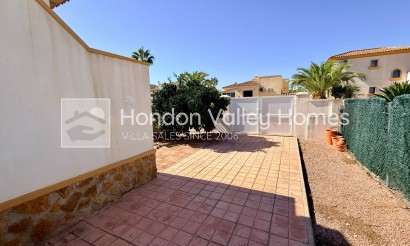 Herverkoop - Villa - Hondón de las Nieves