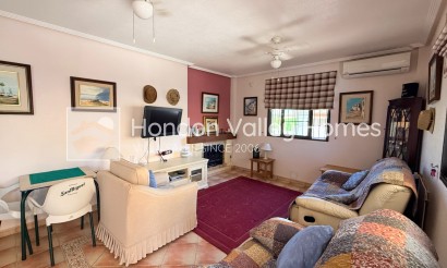 Herverkoop - Villa - Hondón de las Nieves