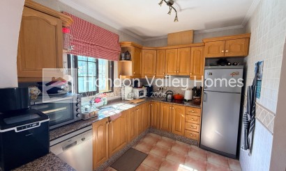 Herverkoop - Villa - Hondón de las Nieves