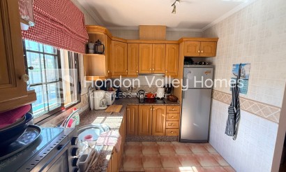 Herverkoop - Villa - Hondón de las Nieves