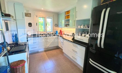 Herverkoop - Villa - Hondón de las Nieves