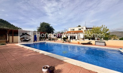 Herverkoop - Villa - Detached - Hondón de los Fráiles