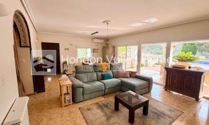 Herverkoop - Villa - Detached - Hondón de los Fráiles