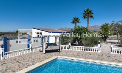 Resale - Villa - Crevillente