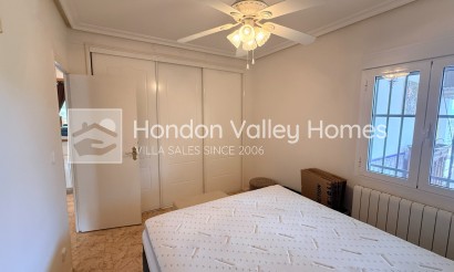 Herverkoop - Villa - Detached - Hondón de los Fráiles