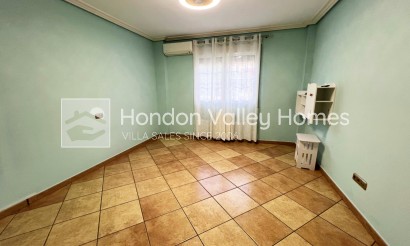 Reventa - Villa - Hondón de los Fráiles