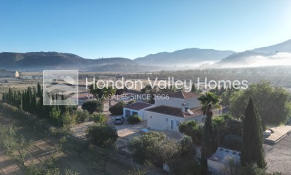 Revente - Villa - Detached - Hondón de las Nieves