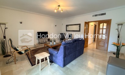 Revente - Villa - Detached - Hondón de las Nieves