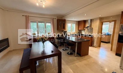 Revente - Villa - Detached - Hondón de las Nieves