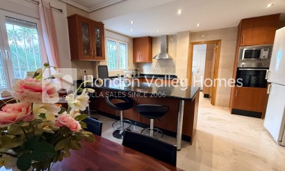 Revente - Villa - Detached - Hondón de las Nieves