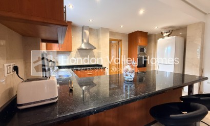 Revente - Villa - Detached - Hondón de las Nieves