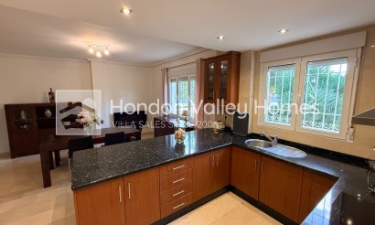 Revente - Villa - Detached - Hondón de las Nieves