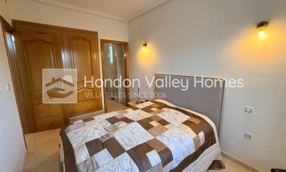 Revente - Villa - Detached - Hondón de las Nieves