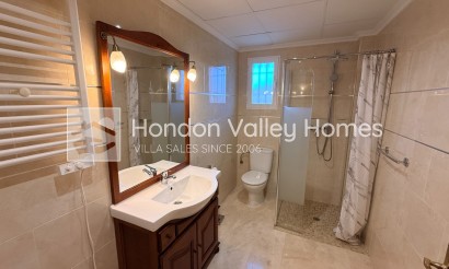 Revente - Villa - Detached - Hondón de las Nieves