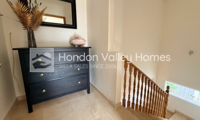 Revente - Villa - Detached - Hondón de las Nieves