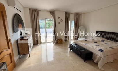 Revente - Villa - Detached - Hondón de las Nieves