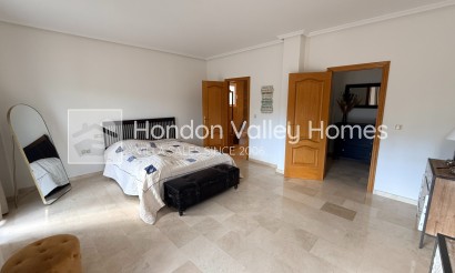 Revente - Villa - Detached - Hondón de las Nieves