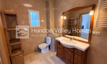 Revente - Villa - Detached - Hondón de las Nieves