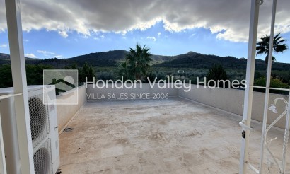 Revente - Villa - Detached - Hondón de las Nieves