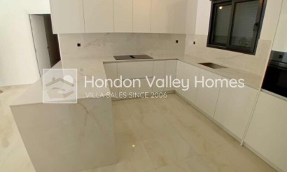 Rynek pierwotny - Villa / Semi detached - La Romana