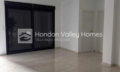 Rynek pierwotny - Villa / Semi detached - La Romana