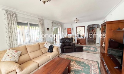 Resale - Villa - Macisvenda