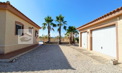 Resale - Villa - Macisvenda