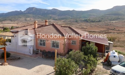 Resale - Villa - La Romana