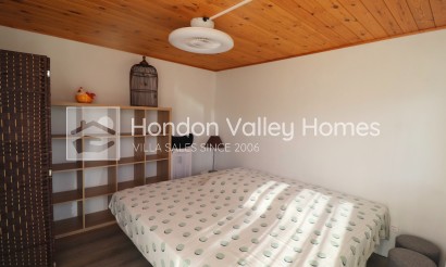 Resale - Villa - La Romana