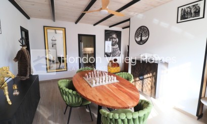 Resale - Villa - La Romana