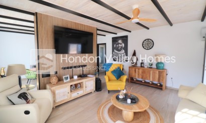 Resale - Villa - La Romana