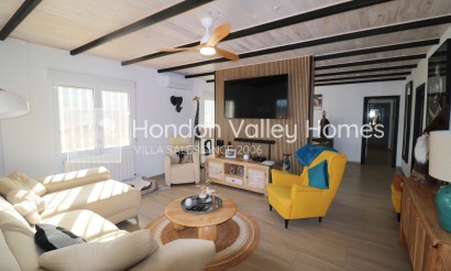 Resale - Villa - La Romana