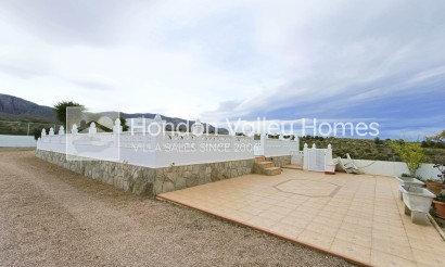 Resale - Villa - Albatera