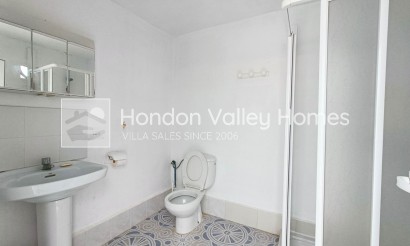 Resale - Villa - Albatera