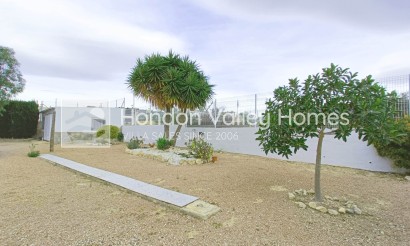 Resale - Villa - Albatera
