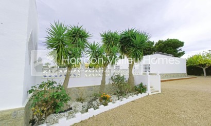 Resale - Villa - Albatera