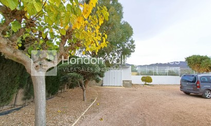 Resale - Villa - Albatera