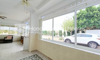 Resale - Villa - Albatera