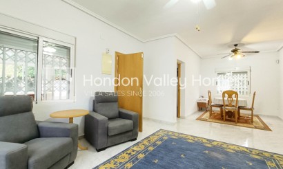 Resale - Villa - Albatera