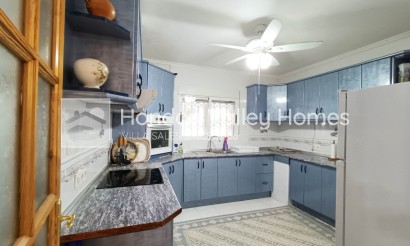 Resale - Villa - Albatera