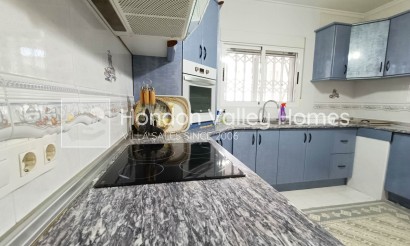 Resale - Villa - Albatera