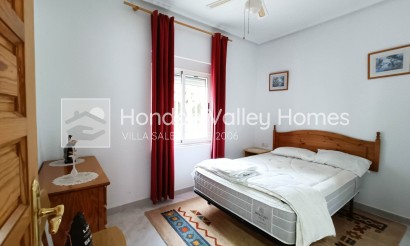 Resale - Villa - Albatera